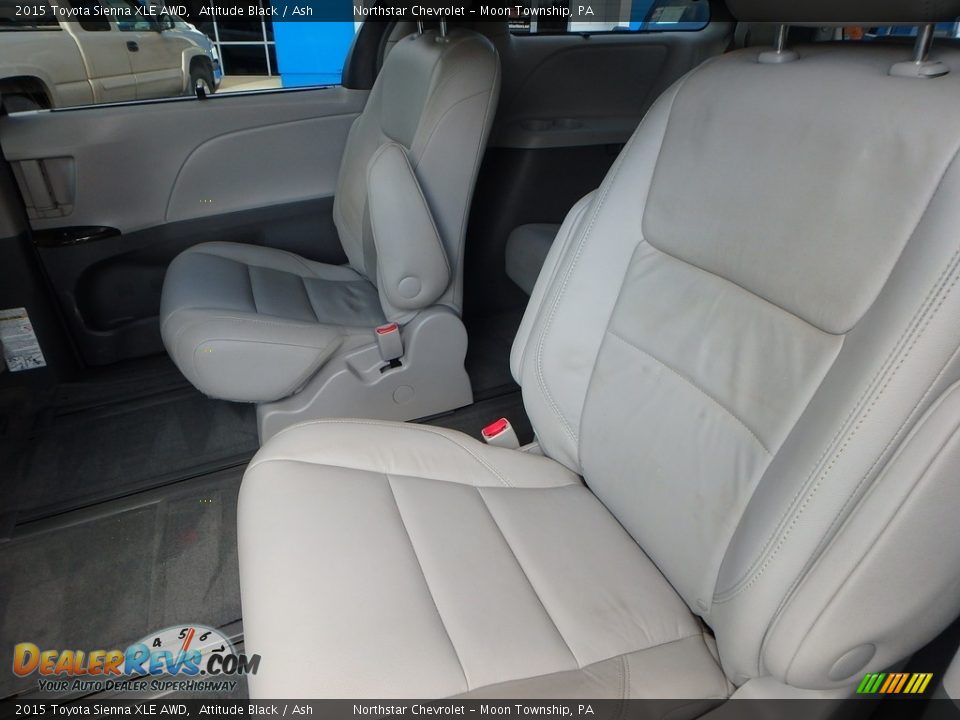 2015 Toyota Sienna XLE AWD Attitude Black / Ash Photo #22