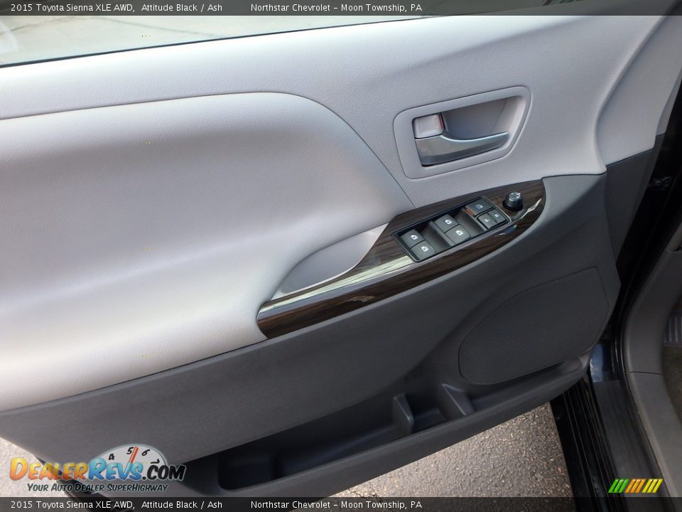 2015 Toyota Sienna XLE AWD Attitude Black / Ash Photo #25