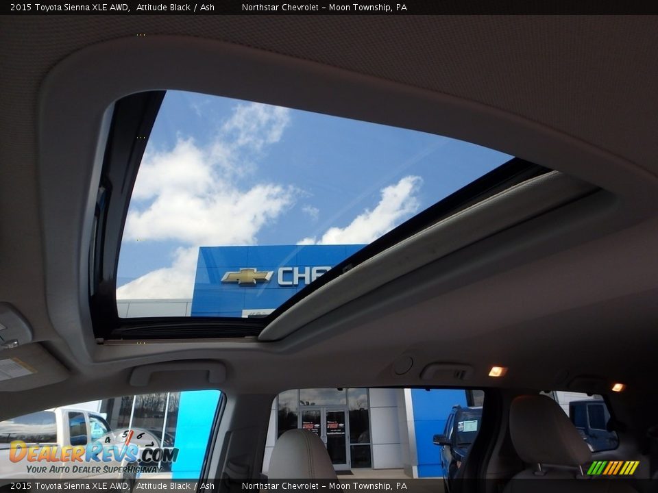 2015 Toyota Sienna XLE AWD Attitude Black / Ash Photo #26