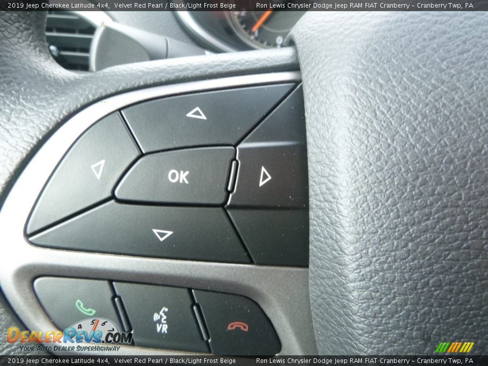Controls of 2019 Jeep Cherokee Latitude 4x4 Photo #18