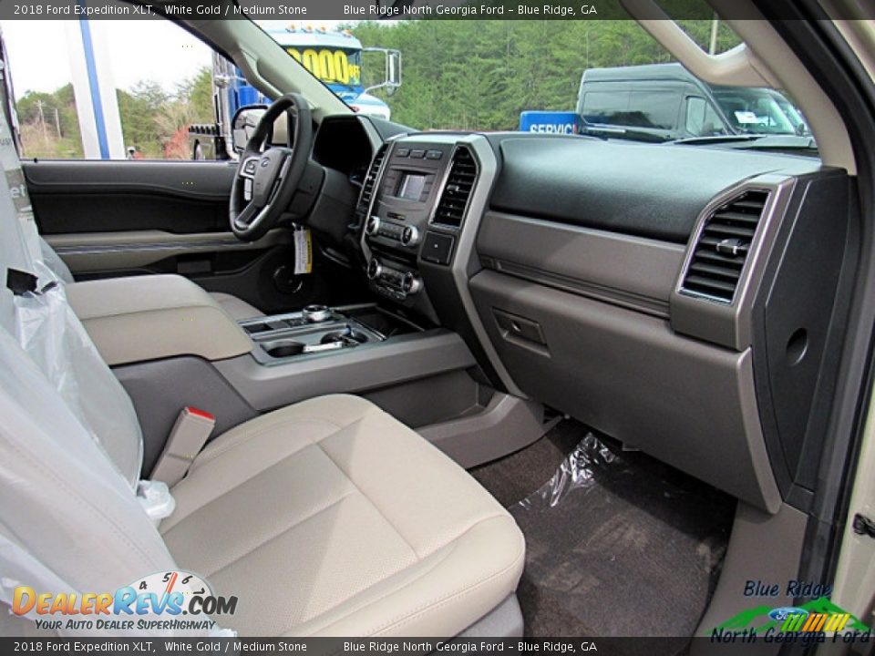 2018 Ford Expedition XLT White Gold / Medium Stone Photo #29