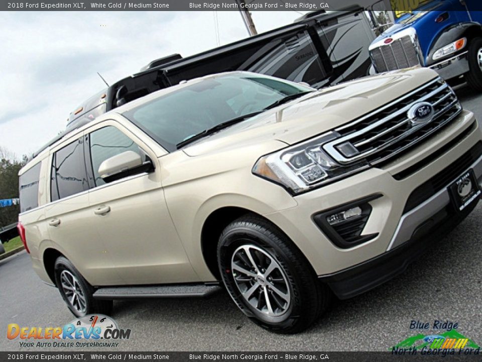 2018 Ford Expedition XLT White Gold / Medium Stone Photo #32