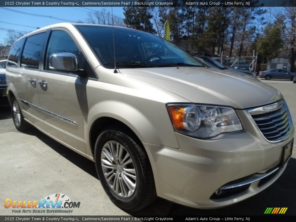 2015 Chrysler Town & Country Touring-L Cashmere/Sandstone Pearl / Black/Light Graystone Photo #1