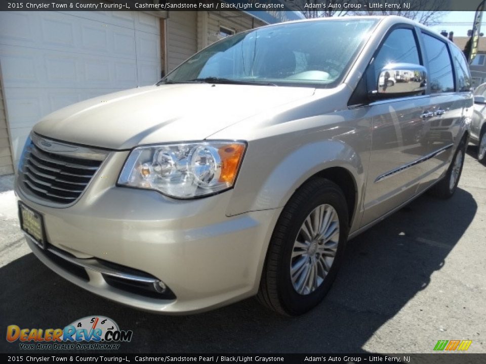 2015 Chrysler Town & Country Touring-L Cashmere/Sandstone Pearl / Black/Light Graystone Photo #3