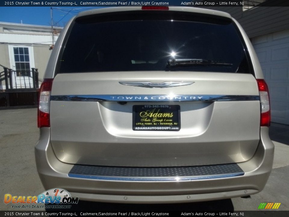 2015 Chrysler Town & Country Touring-L Cashmere/Sandstone Pearl / Black/Light Graystone Photo #6
