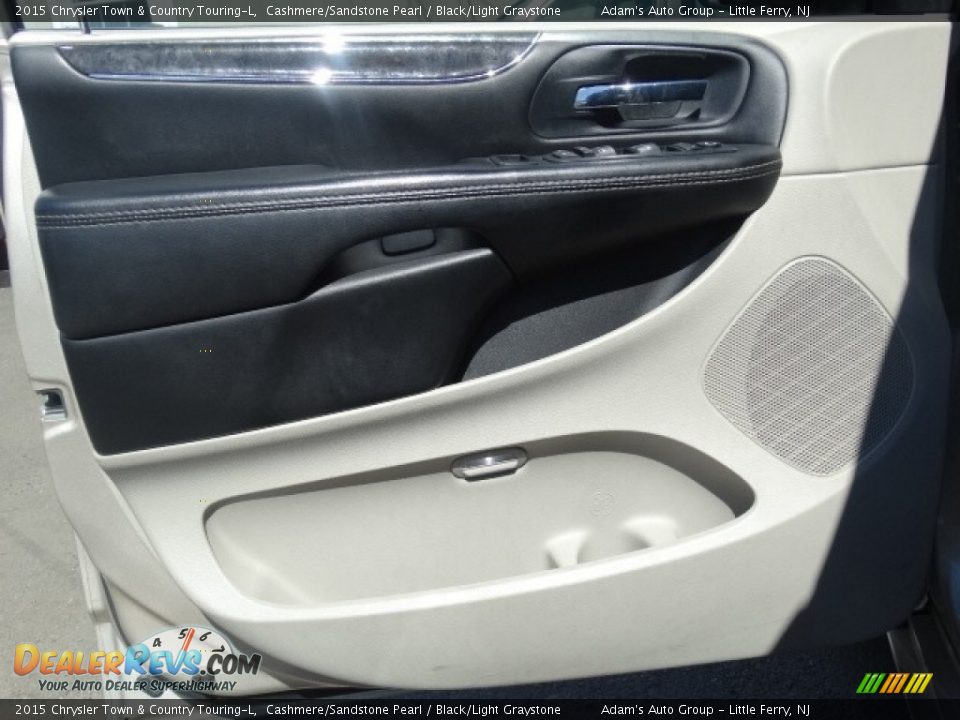 2015 Chrysler Town & Country Touring-L Cashmere/Sandstone Pearl / Black/Light Graystone Photo #8