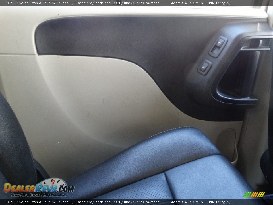 2015 Chrysler Town & Country Touring-L Cashmere/Sandstone Pearl / Black/Light Graystone Photo #20