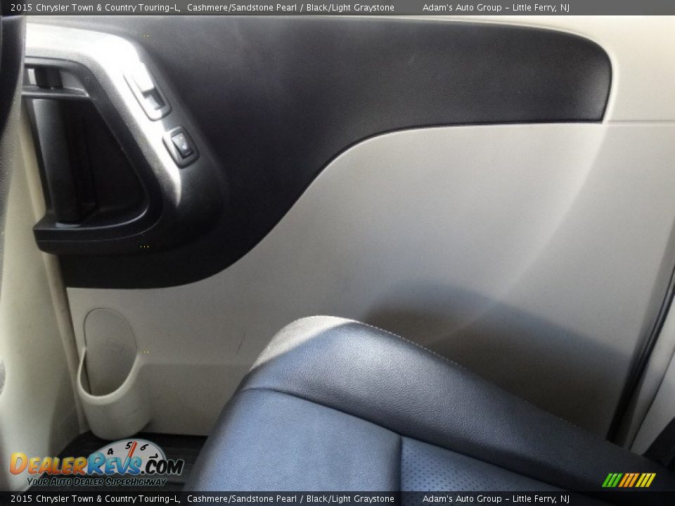 2015 Chrysler Town & Country Touring-L Cashmere/Sandstone Pearl / Black/Light Graystone Photo #22