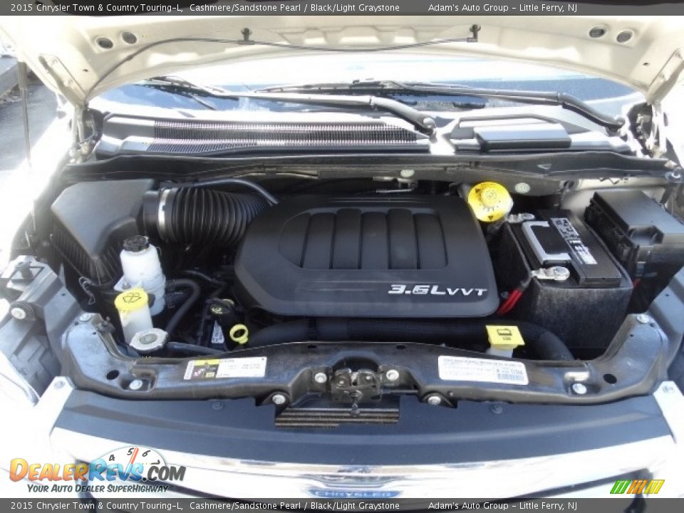 2015 Chrysler Town & Country Touring-L Cashmere/Sandstone Pearl / Black/Light Graystone Photo #25