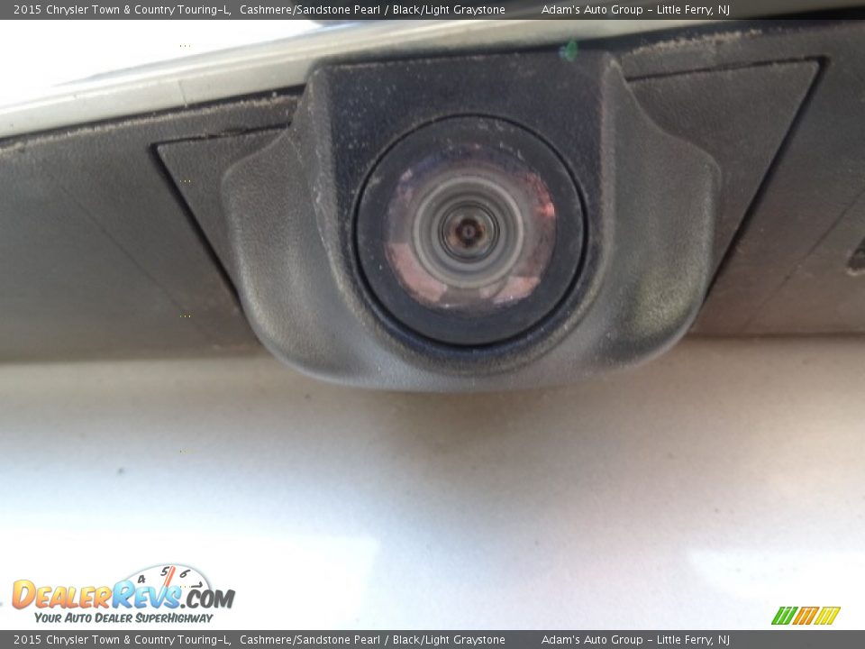 2015 Chrysler Town & Country Touring-L Cashmere/Sandstone Pearl / Black/Light Graystone Photo #27