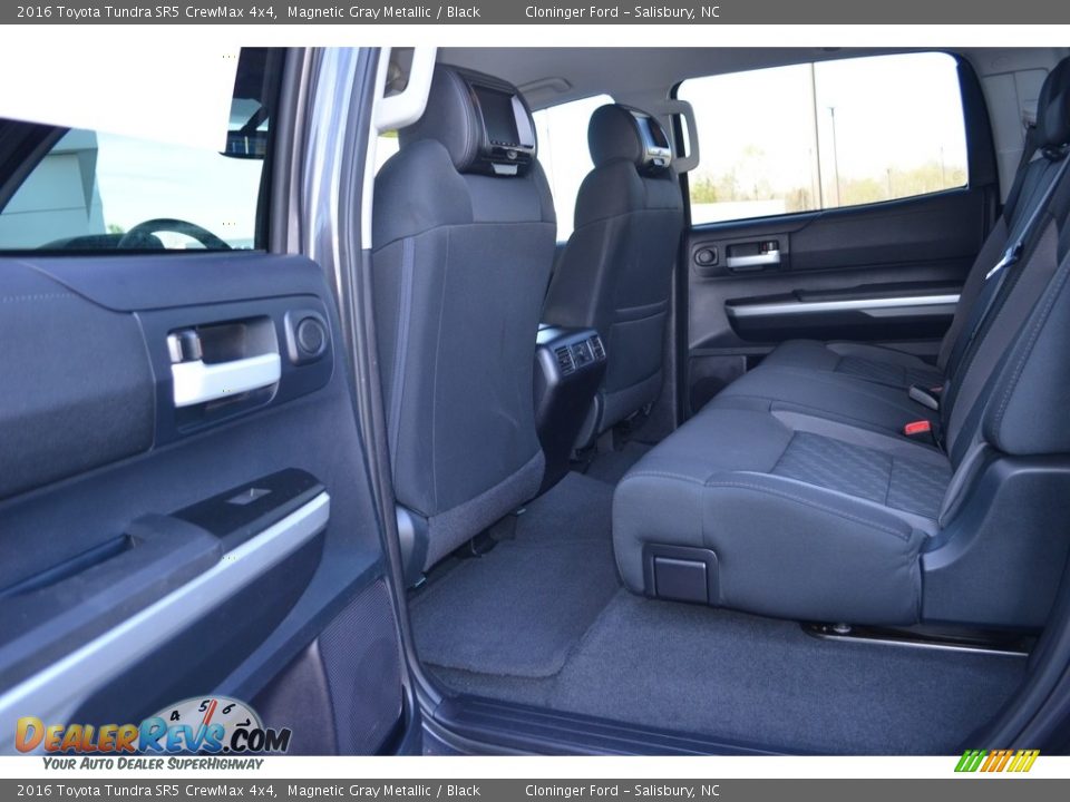 2016 Toyota Tundra SR5 CrewMax 4x4 Magnetic Gray Metallic / Black Photo #12