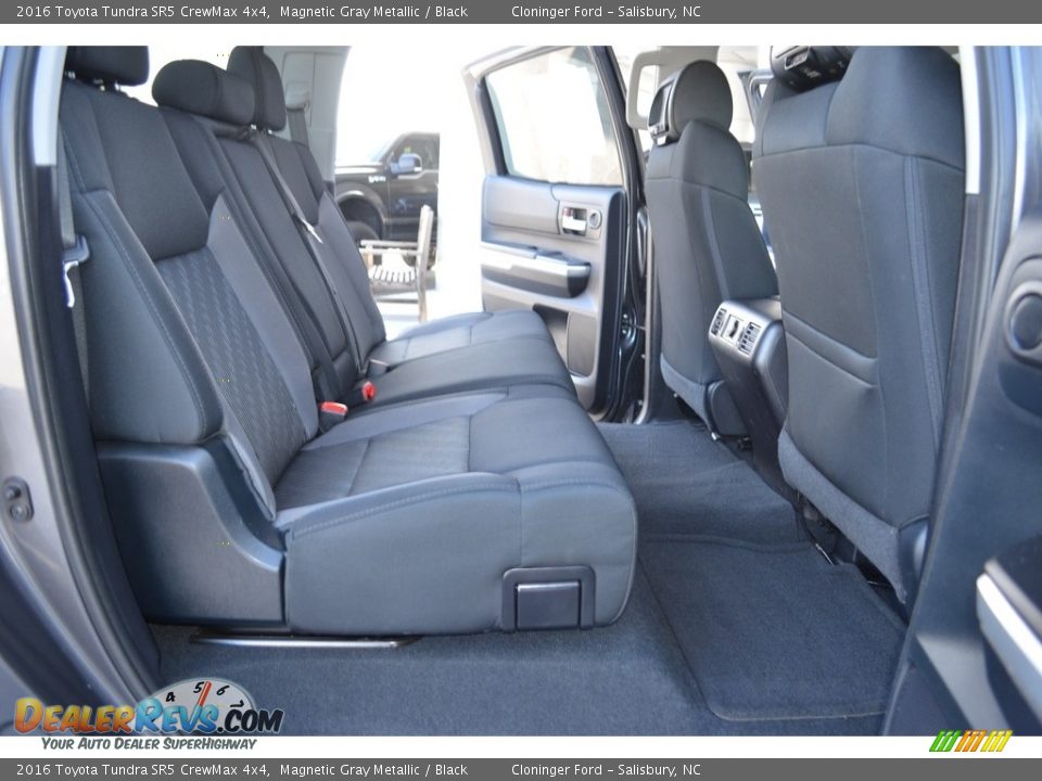 2016 Toyota Tundra SR5 CrewMax 4x4 Magnetic Gray Metallic / Black Photo #13