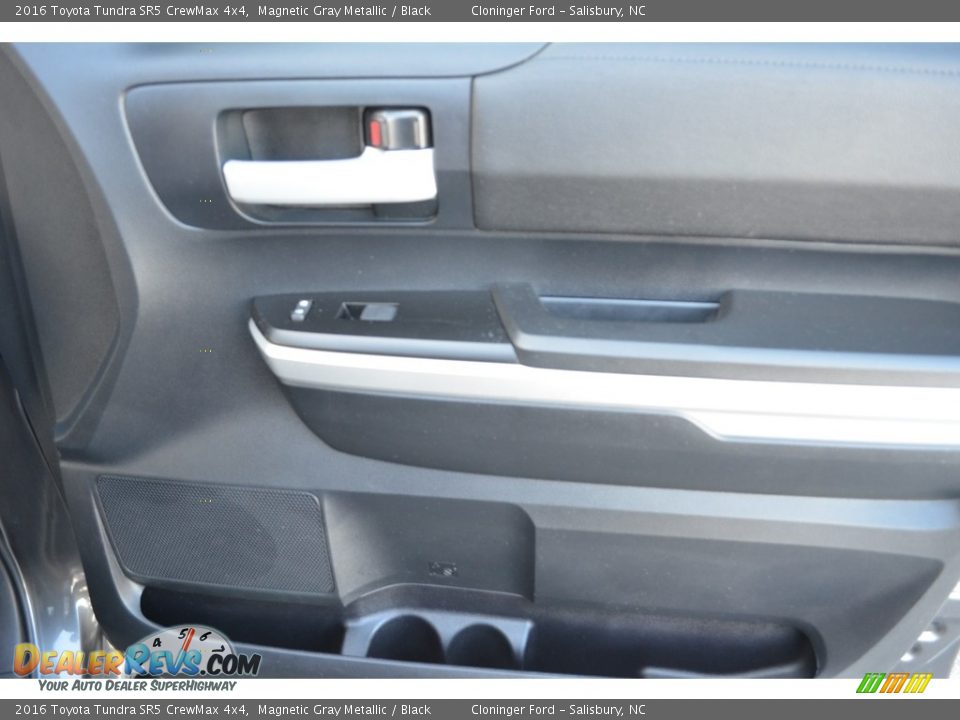 2016 Toyota Tundra SR5 CrewMax 4x4 Magnetic Gray Metallic / Black Photo #14