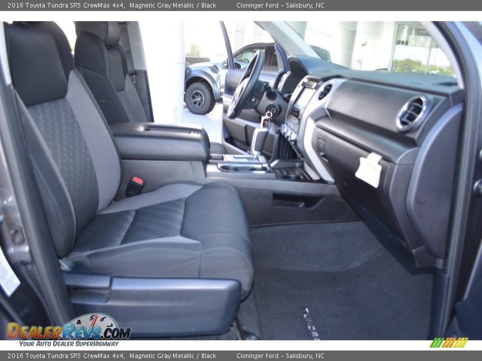 2016 Toyota Tundra SR5 CrewMax 4x4 Magnetic Gray Metallic / Black Photo #15