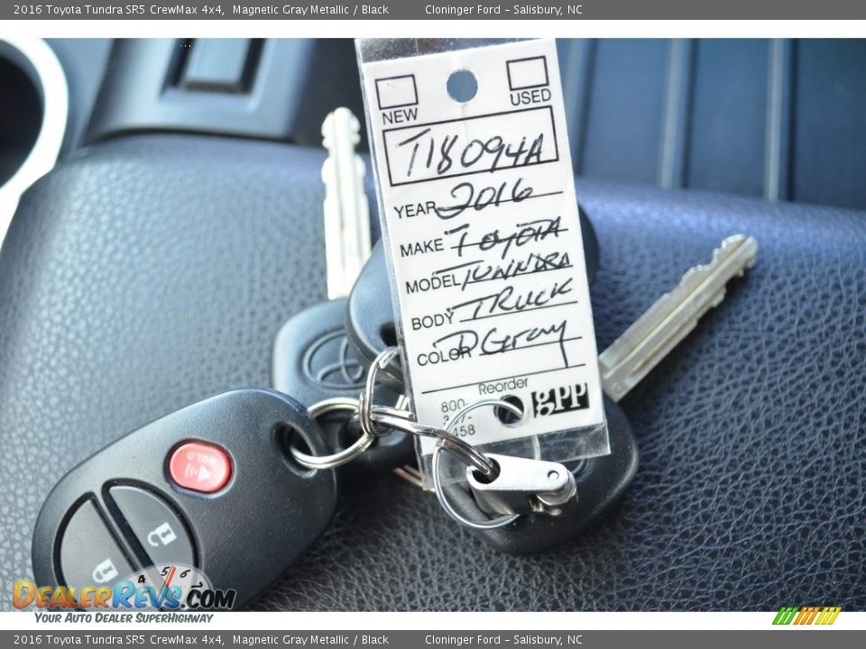 2016 Toyota Tundra SR5 CrewMax 4x4 Magnetic Gray Metallic / Black Photo #26