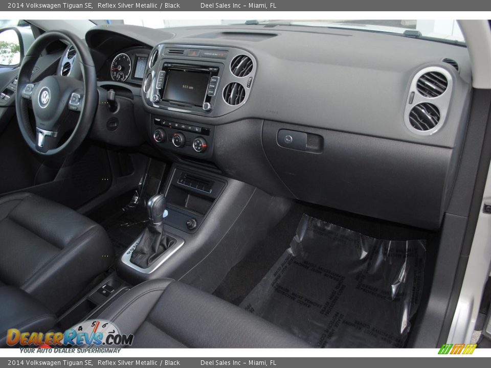 2014 Volkswagen Tiguan SE Reflex Silver Metallic / Black Photo #18