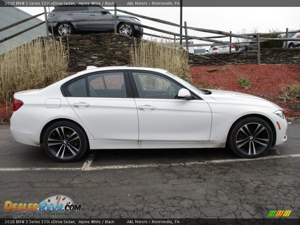 2018 BMW 3 Series 330i xDrive Sedan Alpine White / Black Photo #2