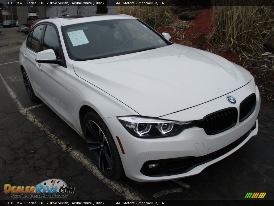 2018 BMW 3 Series 330i xDrive Sedan Alpine White / Black Photo #9