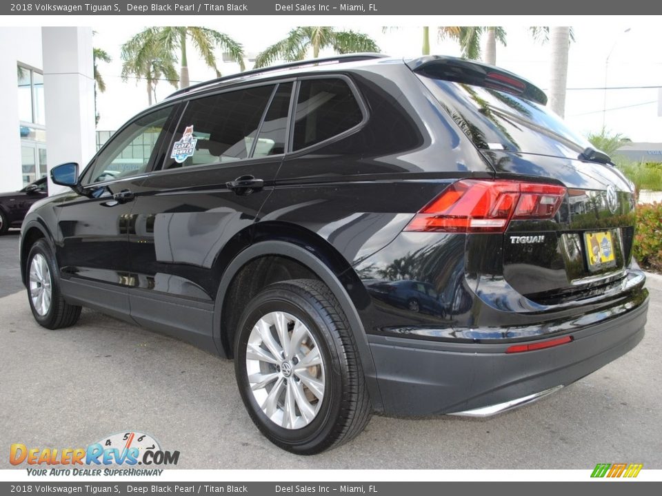 2018 Volkswagen Tiguan S Deep Black Pearl / Titan Black Photo #7