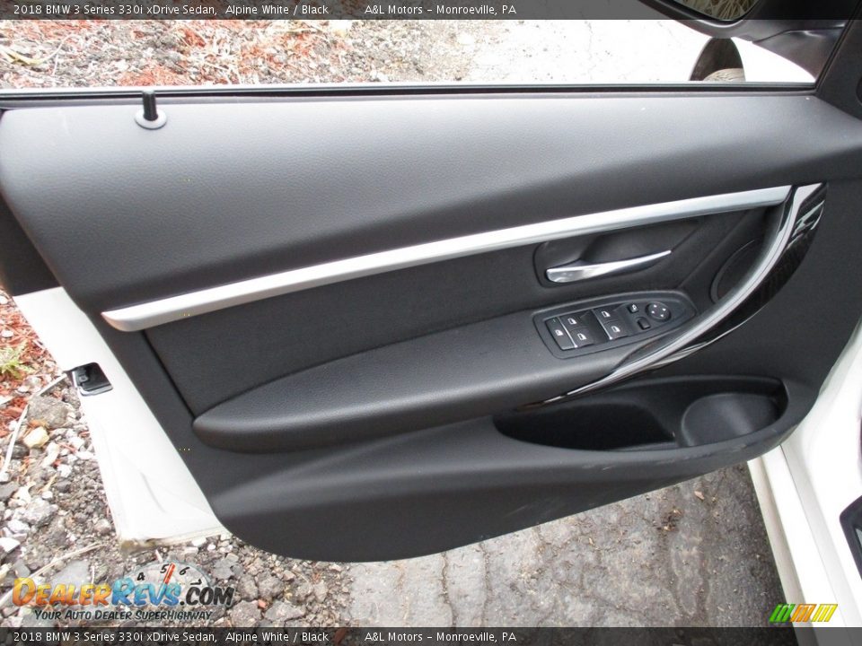 2018 BMW 3 Series 330i xDrive Sedan Alpine White / Black Photo #10