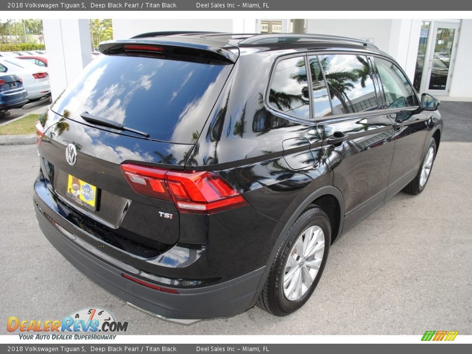 2018 Volkswagen Tiguan S Deep Black Pearl / Titan Black Photo #9