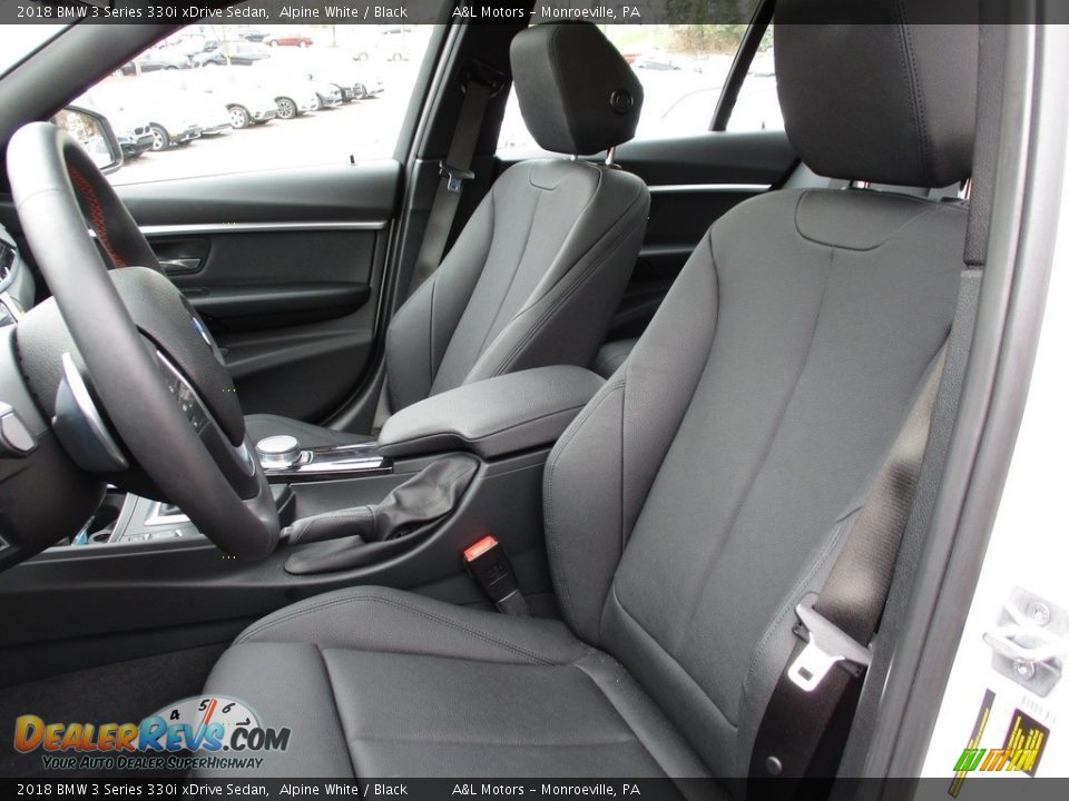 2018 BMW 3 Series 330i xDrive Sedan Alpine White / Black Photo #13