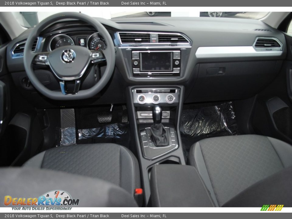 2018 Volkswagen Tiguan S Deep Black Pearl / Titan Black Photo #13