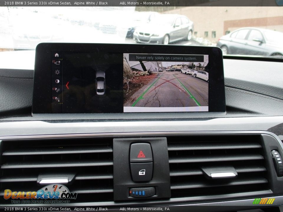 2018 BMW 3 Series 330i xDrive Sedan Alpine White / Black Photo #18