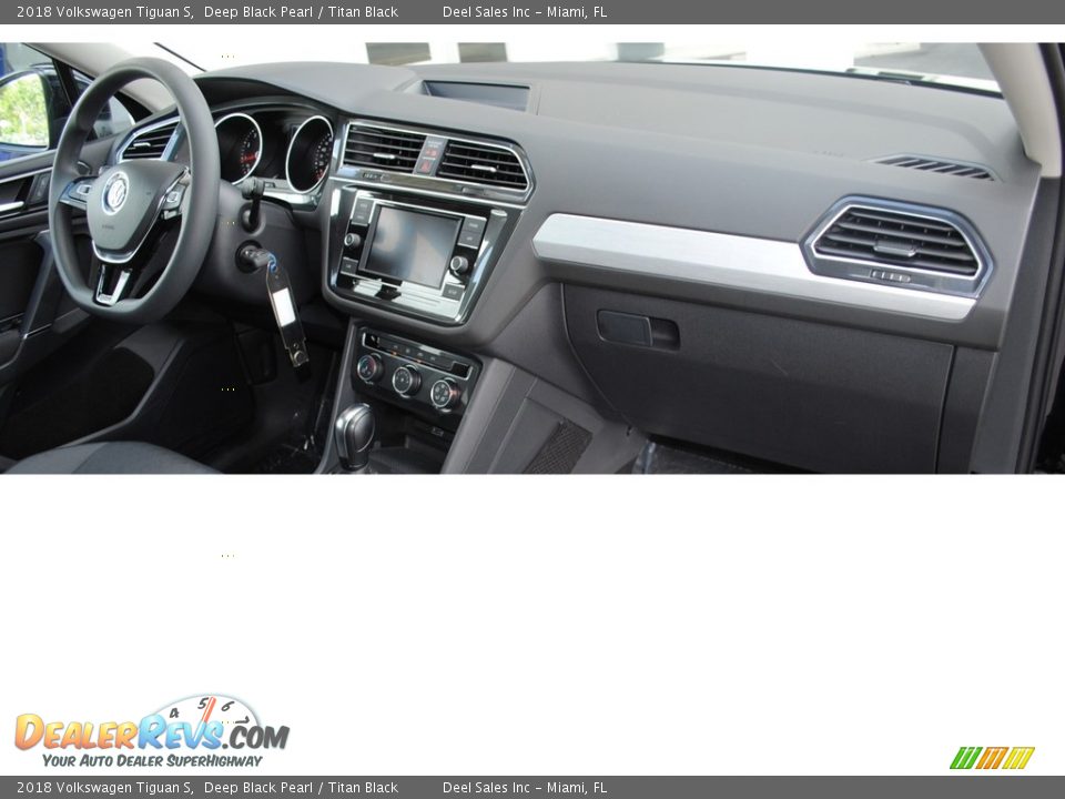 2018 Volkswagen Tiguan S Deep Black Pearl / Titan Black Photo #18