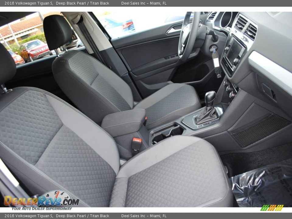 2018 Volkswagen Tiguan S Deep Black Pearl / Titan Black Photo #19