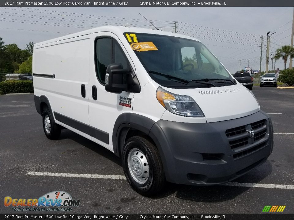 2017 Ram ProMaster 1500 Low Roof Cargo Van Bright White / Gray Photo #7