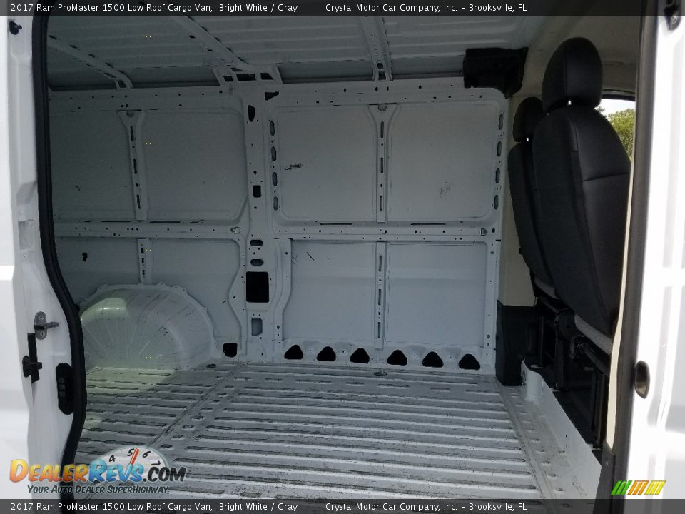 2017 Ram ProMaster 1500 Low Roof Cargo Van Bright White / Gray Photo #17