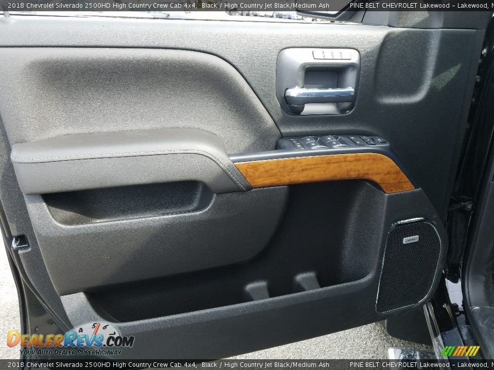 Door Panel of 2018 Chevrolet Silverado 2500HD High Country Crew Cab 4x4 Photo #6