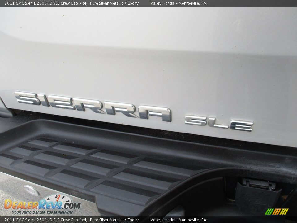 2011 GMC Sierra 2500HD SLE Crew Cab 4x4 Pure Silver Metallic / Ebony Photo #7