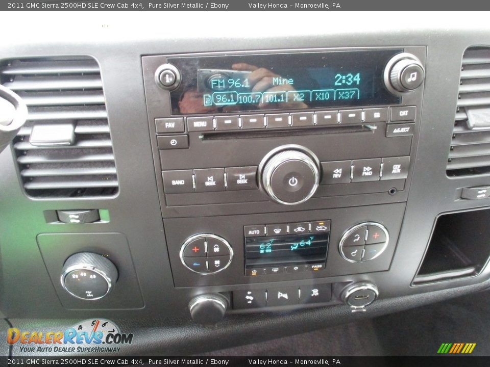 2011 GMC Sierra 2500HD SLE Crew Cab 4x4 Pure Silver Metallic / Ebony Photo #16