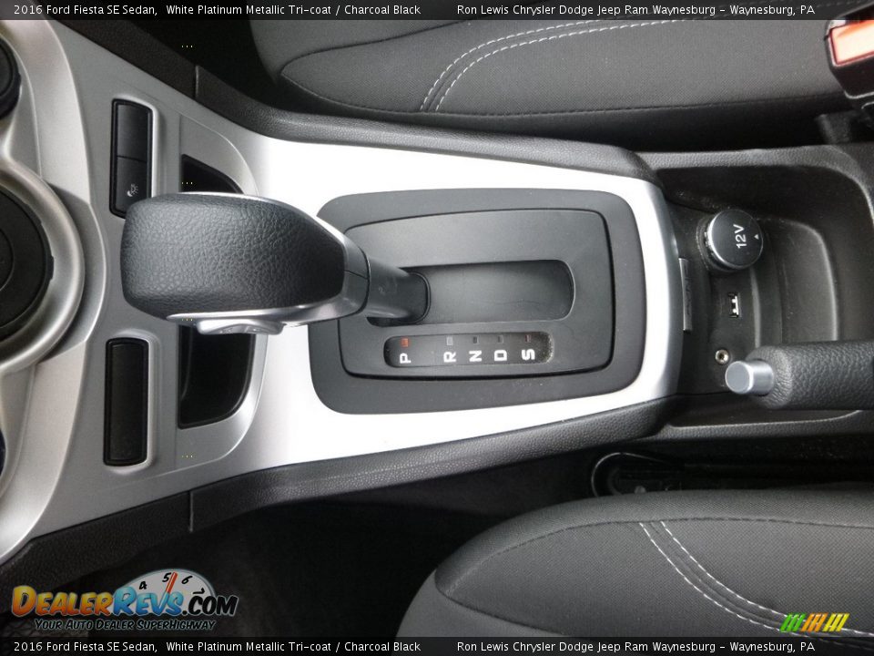 2016 Ford Fiesta SE Sedan White Platinum Metallic Tri-coat / Charcoal Black Photo #19