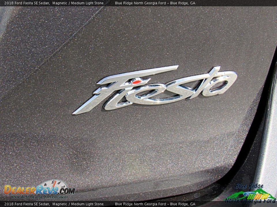 2018 Ford Fiesta SE Sedan Magnetic / Medium Light Stone Photo #35