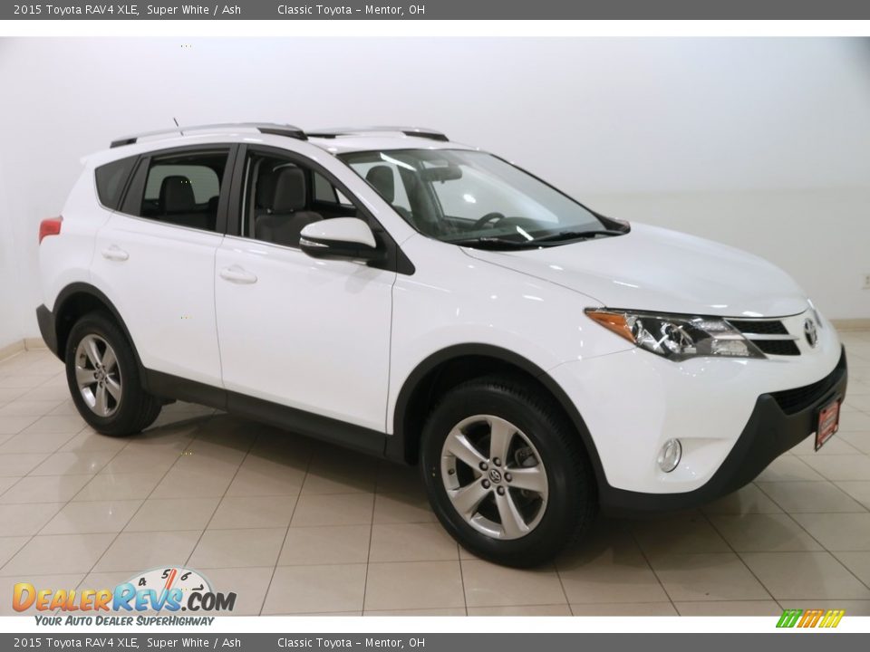 2015 Toyota RAV4 XLE Super White / Ash Photo #1