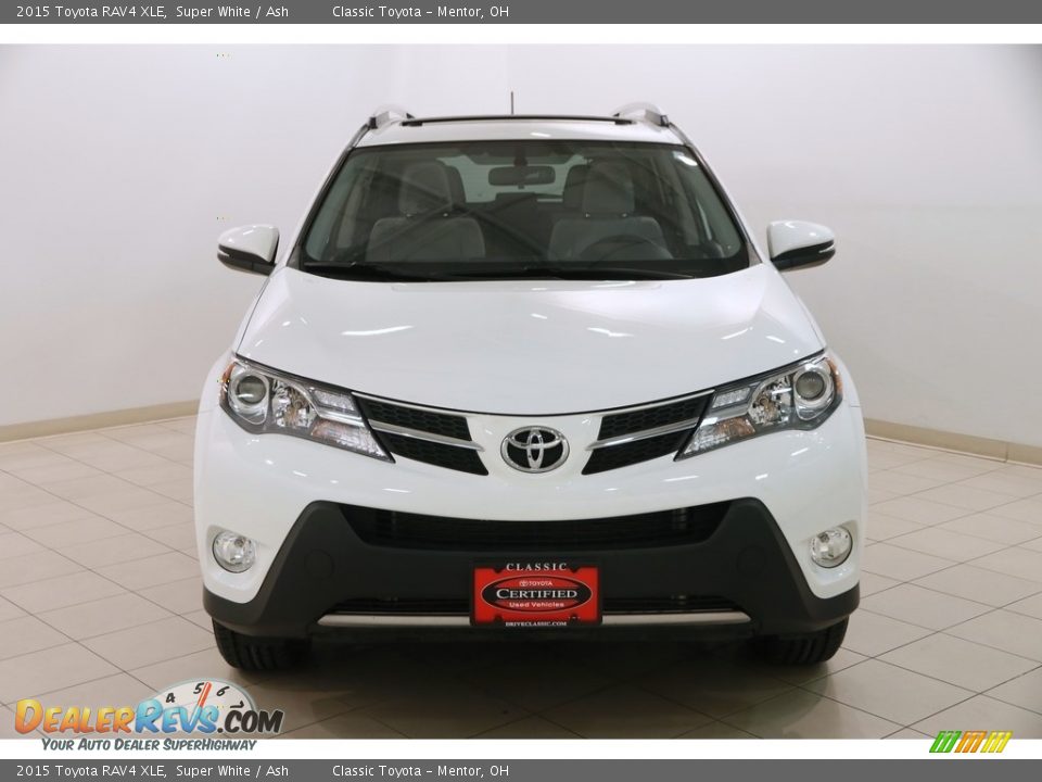 2015 Toyota RAV4 XLE Super White / Ash Photo #2
