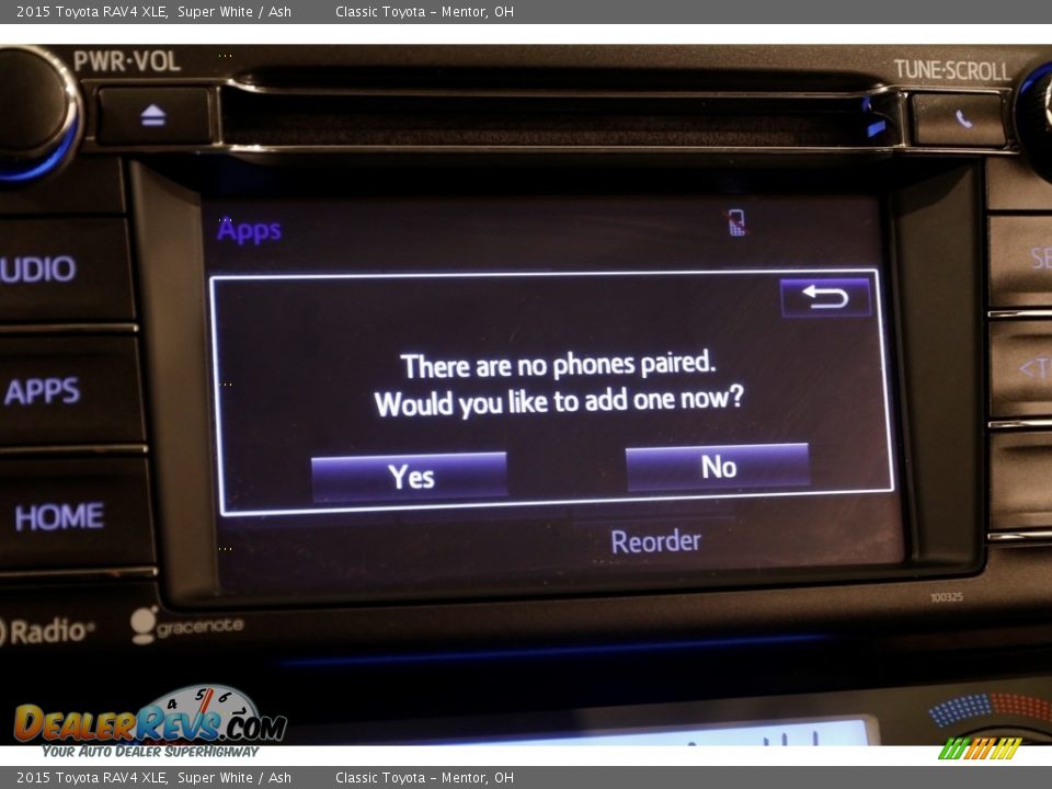 2015 Toyota RAV4 XLE Super White / Ash Photo #10