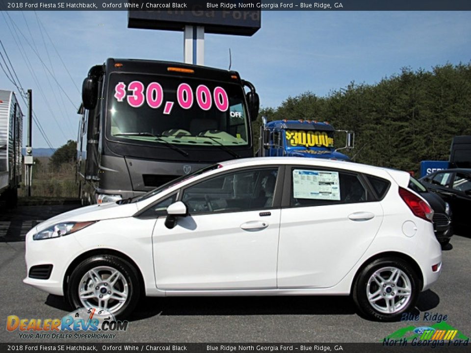 2018 Ford Fiesta SE Hatchback Oxford White / Charcoal Black Photo #2