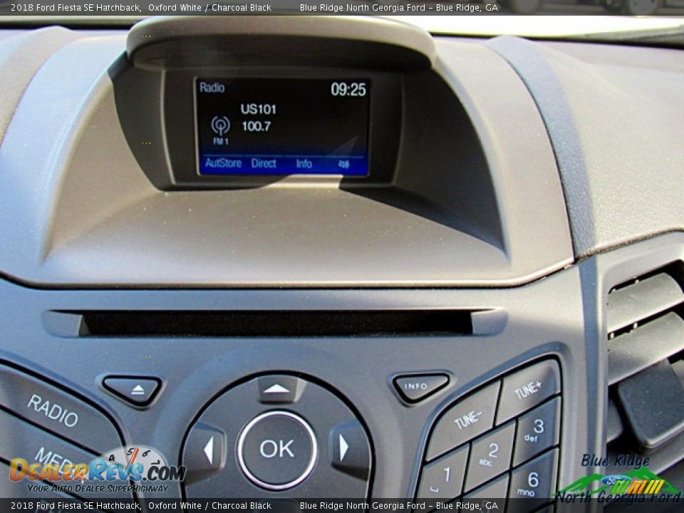 2018 Ford Fiesta SE Hatchback Oxford White / Charcoal Black Photo #20