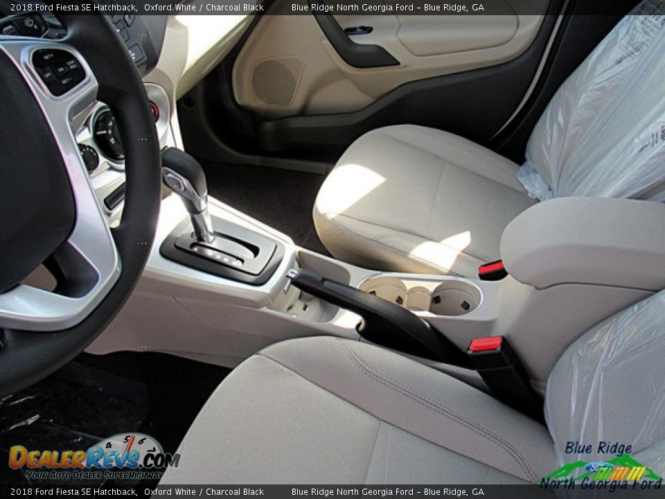 2018 Ford Fiesta SE Hatchback Oxford White / Charcoal Black Photo #24