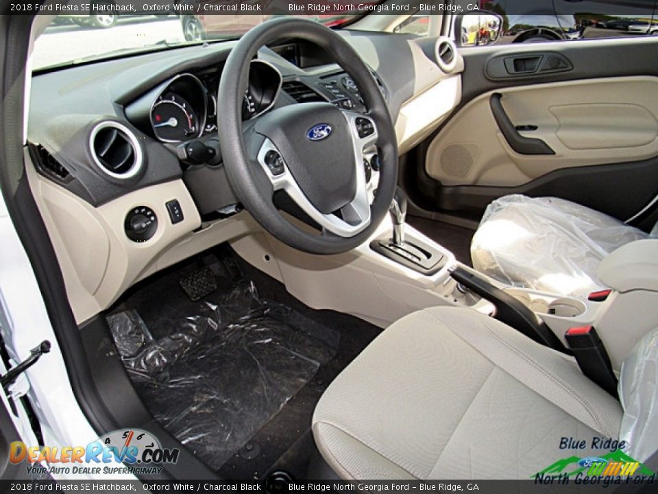 2018 Ford Fiesta SE Hatchback Oxford White / Charcoal Black Photo #28