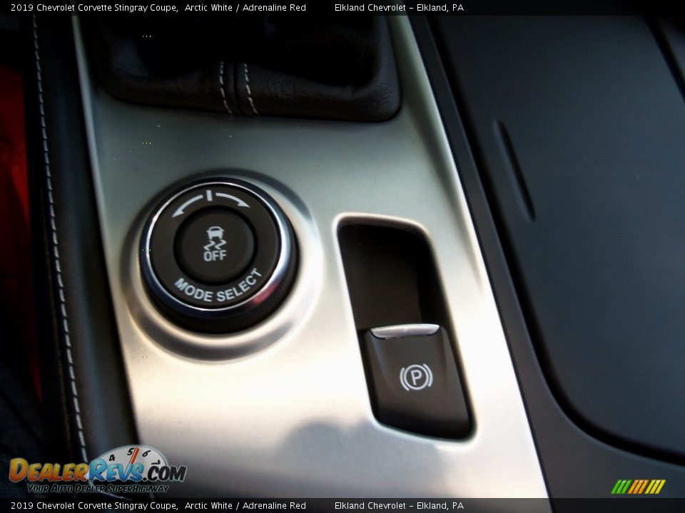 Controls of 2019 Chevrolet Corvette Stingray Coupe Photo #29