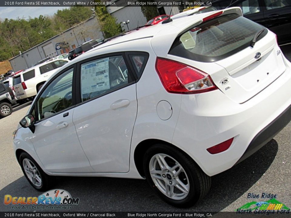 2018 Ford Fiesta SE Hatchback Oxford White / Charcoal Black Photo #33