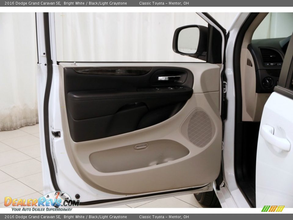 2016 Dodge Grand Caravan SE Bright White / Black/Light Graystone Photo #4