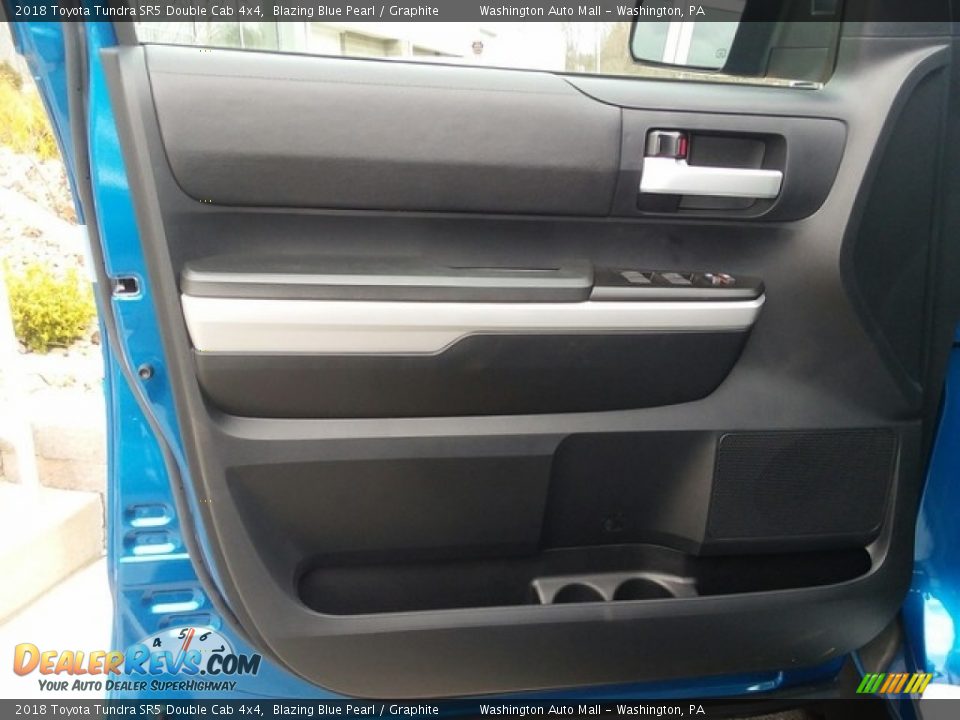 2018 Toyota Tundra SR5 Double Cab 4x4 Blazing Blue Pearl / Graphite Photo #8