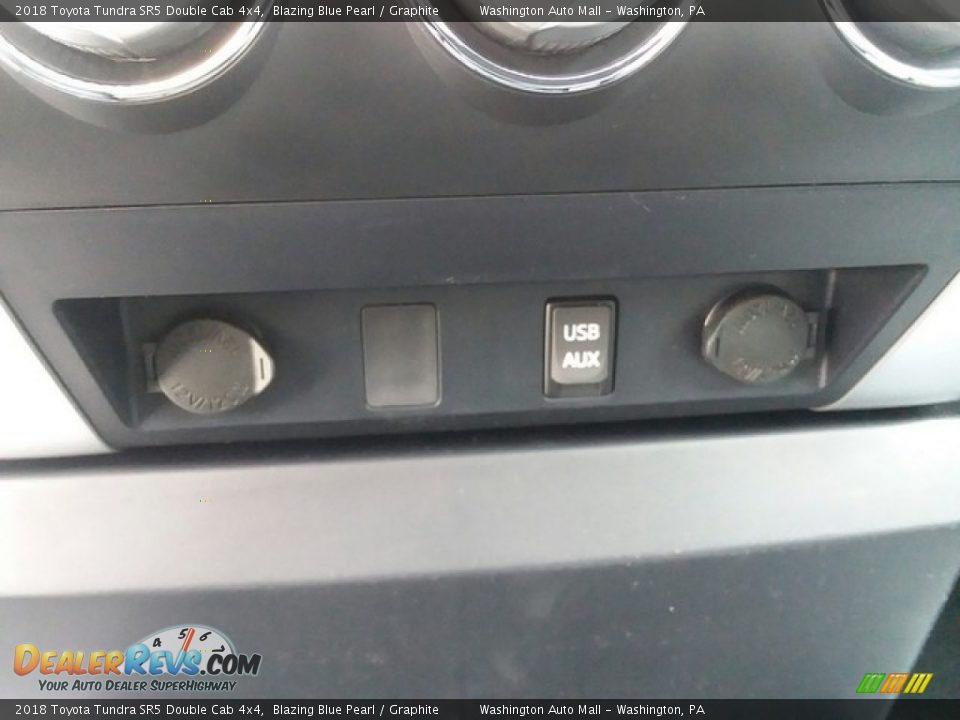 2018 Toyota Tundra SR5 Double Cab 4x4 Blazing Blue Pearl / Graphite Photo #16