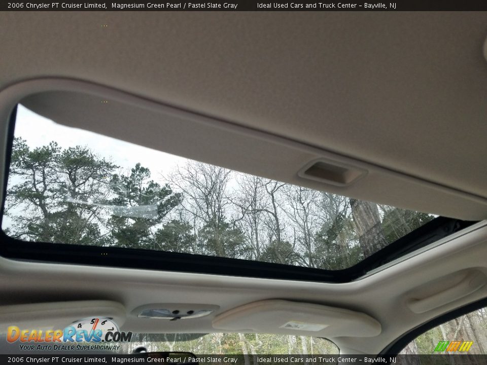 2006 Chrysler PT Cruiser Limited Magnesium Green Pearl / Pastel Slate Gray Photo #21